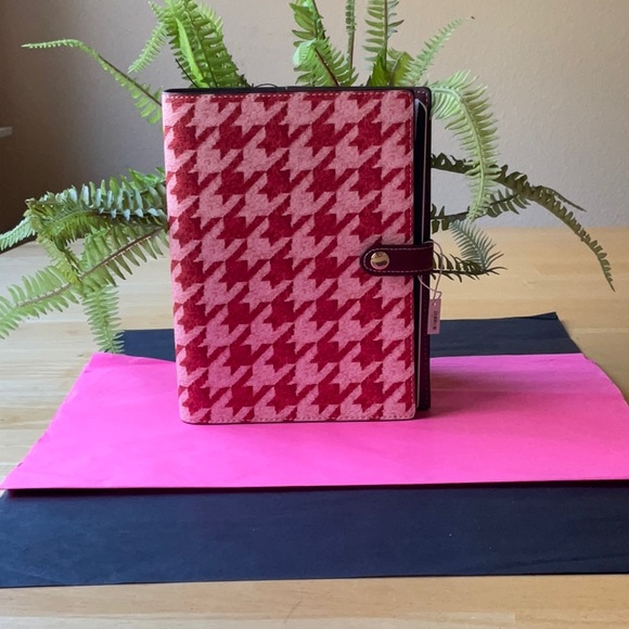 π COACH NOTEBOOK WITH HOUNDSTOOTH PRINT π NWT π - Picture 3 of 16